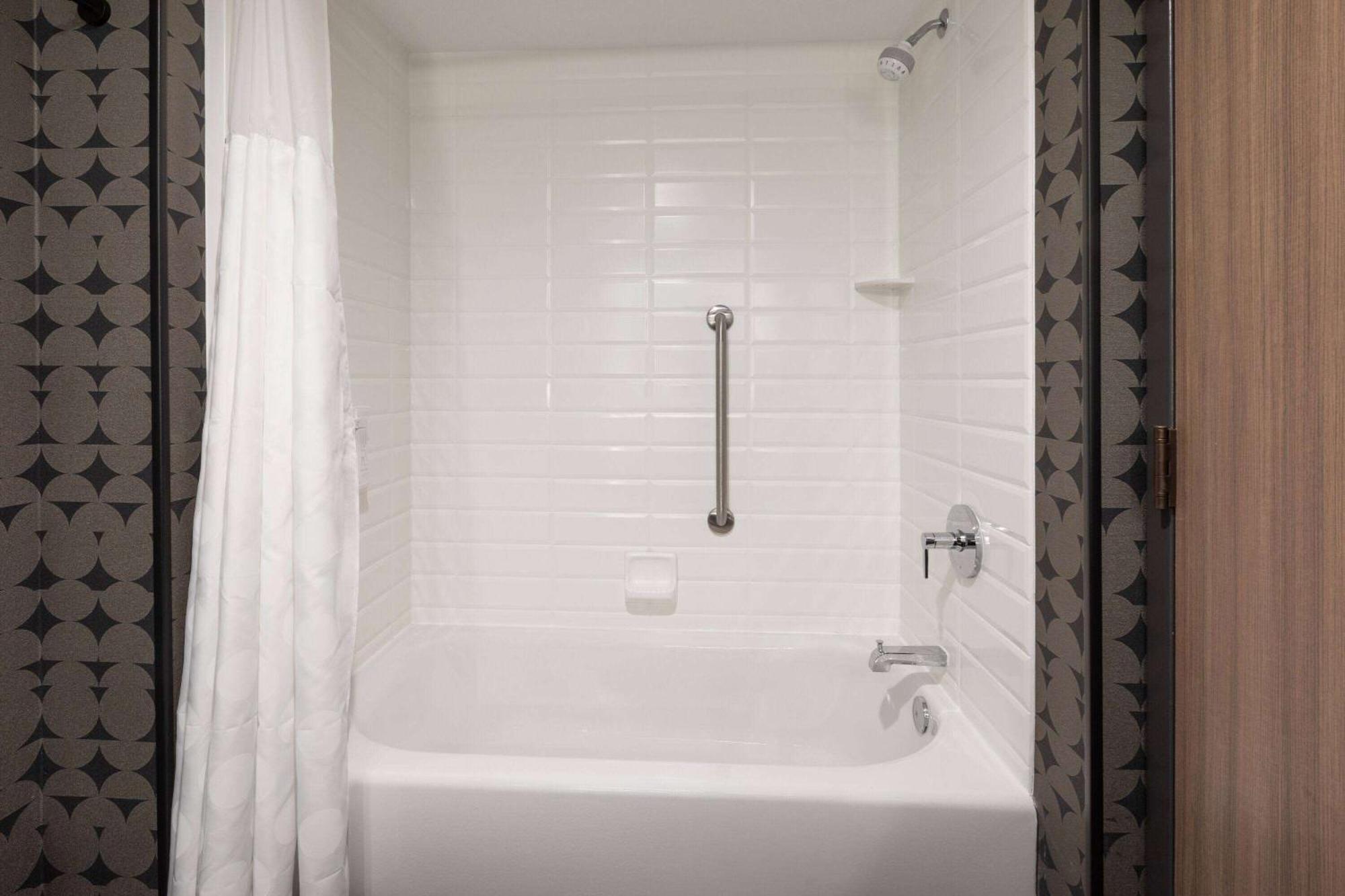 Riverbend Hotel And Suites, Trademark Collection By Wyndham แอชตาบูลา ภายนอก รูปภาพ